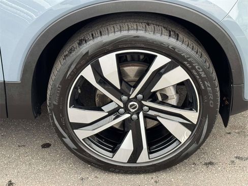 Certified 2023 Volvo XC40 B5 Plus w/ Driver Assist Package image 6