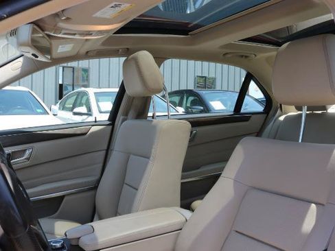 Used 2016 Mercedes-Benz E 350 4MATIC Sedan w/ Premium Package image 8