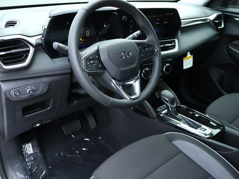 New 2026 Chevrolet TrailBlazer LT w/ Convenience Package FWD image 3