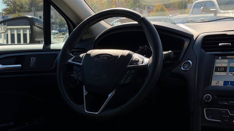 Used 2018 Ford Fusion SE w/ Equipment Group 201A FWD image 27