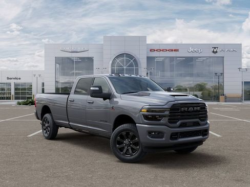 New 2026 RAM 2500 Laramie AWD/4WD image 5