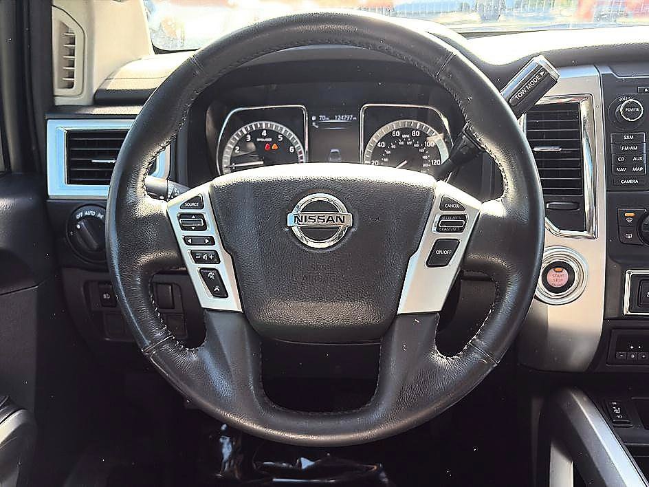 Used 2017 Nissan Titan SV RWD image 38