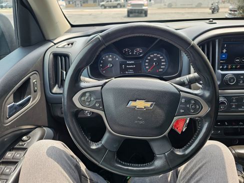 Used 2021 Chevrolet Colorado Z71 AWD/4WD image 10