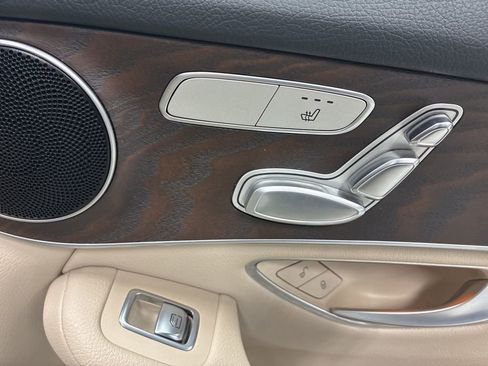 Used 2019 Mercedes-Benz GLC 300 4MATIC image 10