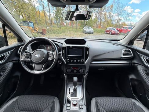 Used 2023 Subaru Forester Premium image 31