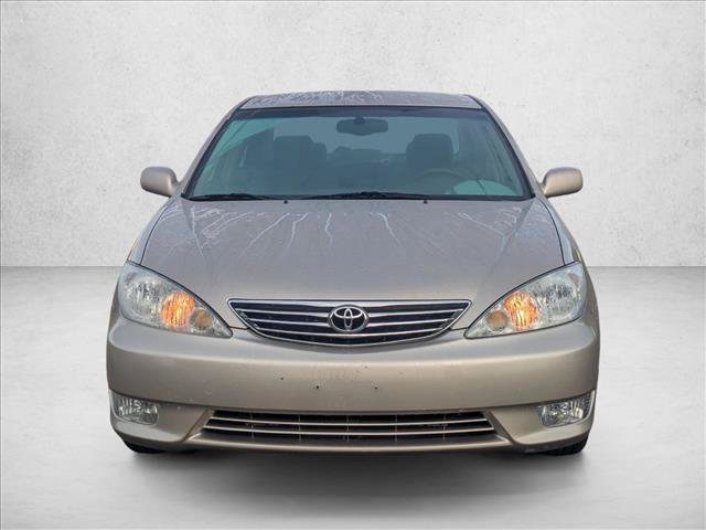 Used 2005 Toyota Camry XLE FWD image 2