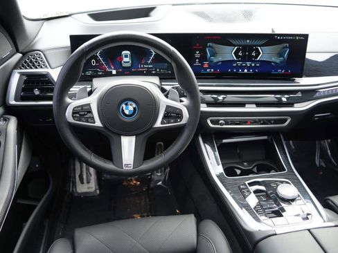 Certified 2024 BMW X5 xDrive50e w/ M Sport Package image 9