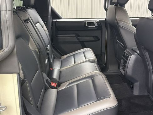 Used 2025 Ford Bronco Outer Banks w/ Sasquatch Package AWD/4WD image 37