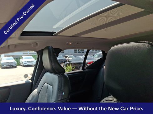 Certified 2024 Volvo XC40 B5 Plus w/ Climate Package AWD/4WD image 15