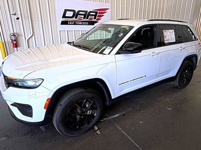 Used 2025 Jeep Grand Cherokee Altitude