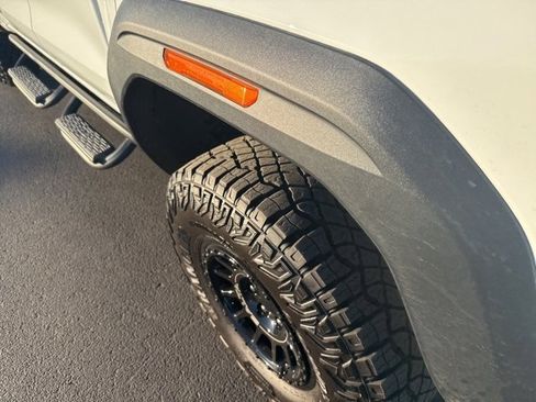 Used 2024 GMC Canyon AT4X w/ AT4X AEV Edition image 22