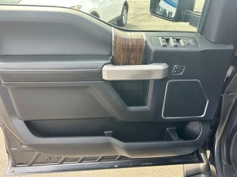 Used 2019 Ford F150 Lariat w/ Equipment Group 502A Luxury AWD/4WD image 13