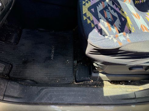 Used 2023 Subaru Ascent Premium w/ Convenience Package image 12