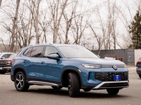 New 2026 Volkswagen Tiguan SE image 14