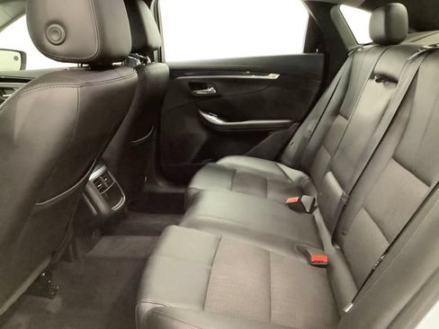 Used 2019 Chevrolet Impala LT FWD image 7