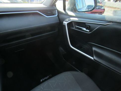 Used 2022 Toyota RAV4 XLE w/ Convenience Package AWD/4WD image 21