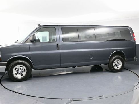 Used 2017 Chevrolet Express 3500 LT w/ LT Preferred Equipment Group image 5