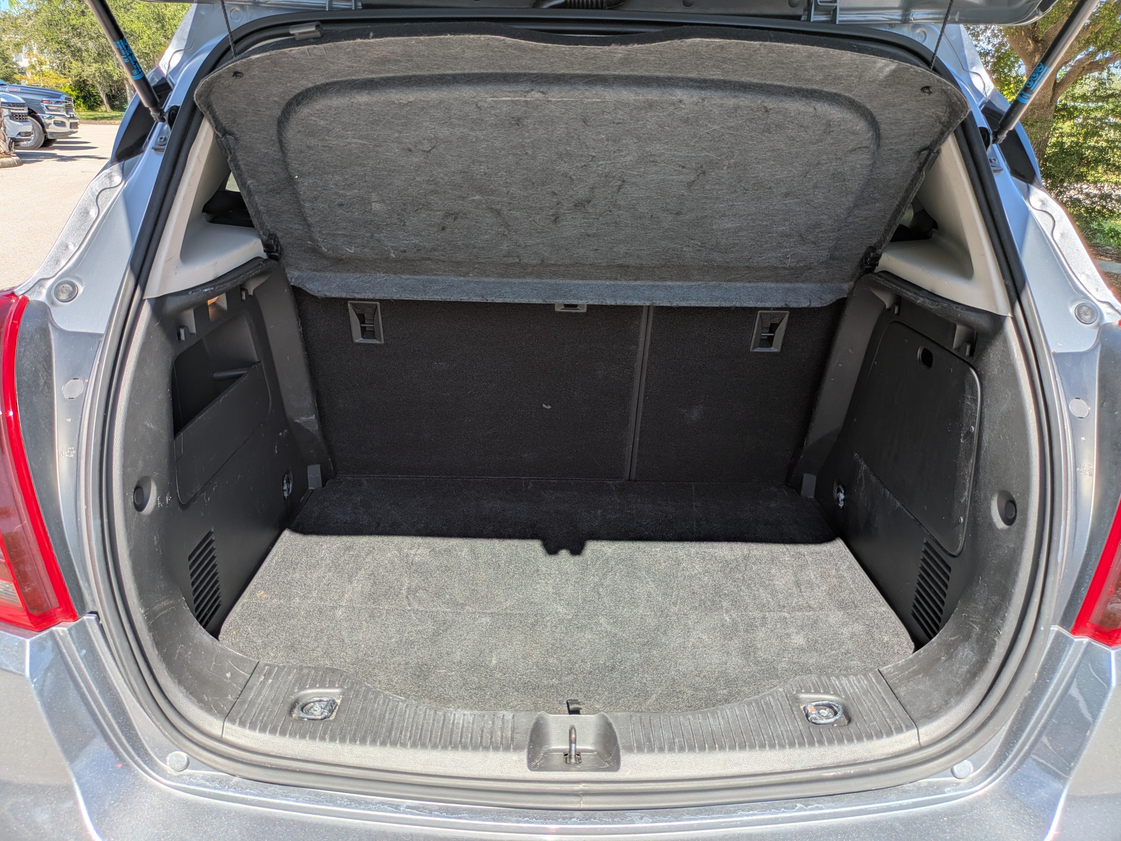 Used 2020 Buick Encore Essence FWD image 16
