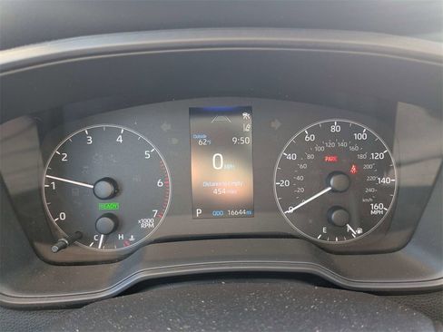 Used 2025 Toyota Corolla LE image 27