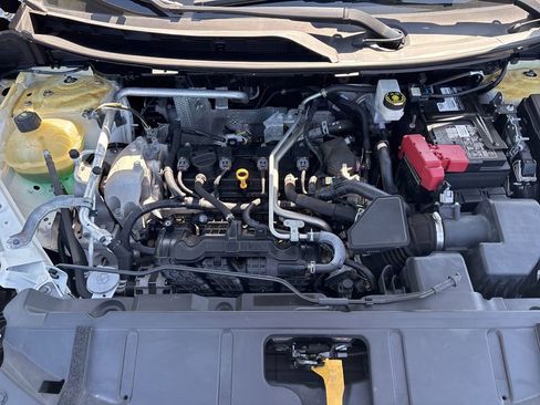 Used 2021 Nissan Rogue S AWD/4WD image 12