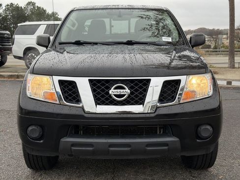 Used 2019 Nissan Frontier SV image 3
