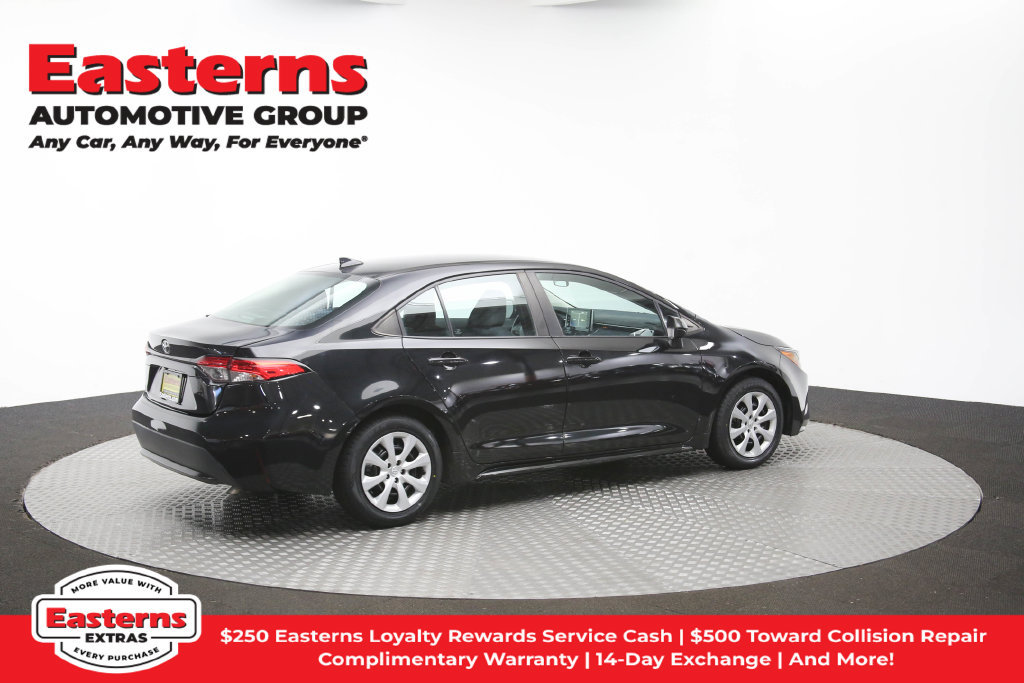 Used 2021 Toyota Corolla LE w/ Carpet Mat Package (TMS) FWD image 45