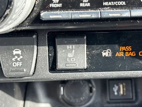 Used 2023 Toyota RAV4 XLE w/ Convenience Package image 32