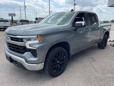 Used 2023 Chevrolet Silverado 1500 LT w/ Leather Package AWD/4WD image 6