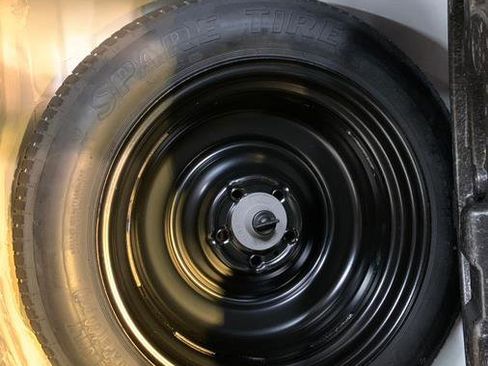 Used 2023 Honda HR-V LX image 40