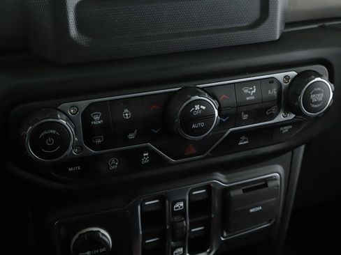 Used 2021 Jeep Wrangler Unlimited Sport AWD/4WD image 13