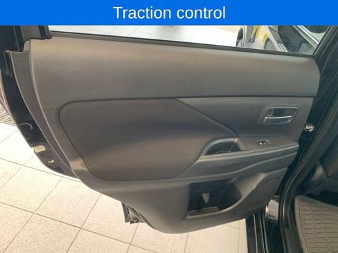 Used 2019 Mitsubishi Outlander ES AWD/4WD image 8