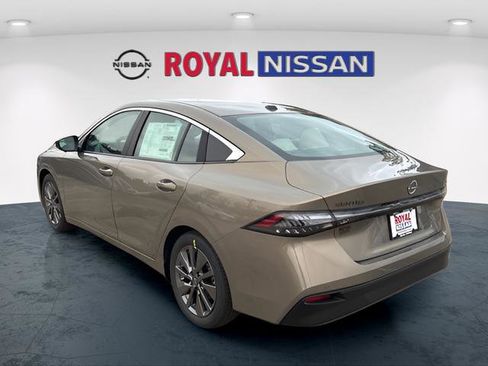 New 2026 Nissan Sentra SL w/ Floor Mat Package FWD image 5