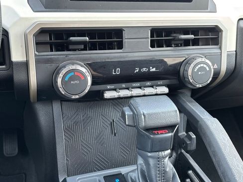 Used 2024 Toyota Tacoma TRD Off-Road AWD/4WD image 20