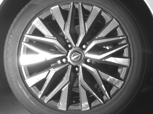 Used 2025 Nissan Altima 2.5 SV image 13