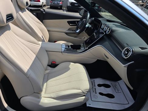 Used 2026 Mercedes-Benz CLE 450 4MATIC Cabriolet image 13