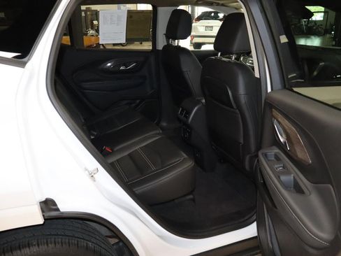 Used 2024 GMC Terrain Denali w/ Denali Premium Package AWD/4WD image 33