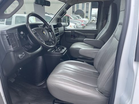 Used 2022 Chevrolet Express 2500 Extended w/ Driver Convenience Package image 16