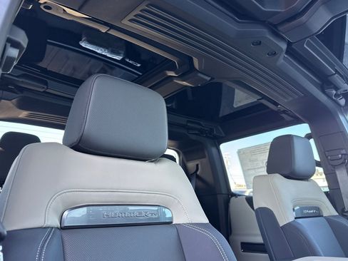 New 2026 GMC Hummer EV 4x4 Crew Cab image 17