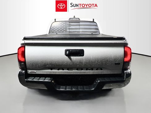 Used 2021 Toyota Tacoma SR5 RWD image 5