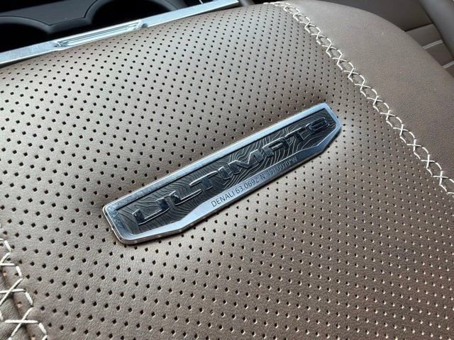 Used 2025 GMC Yukon Denali Ultimate AWD/4WD image 20