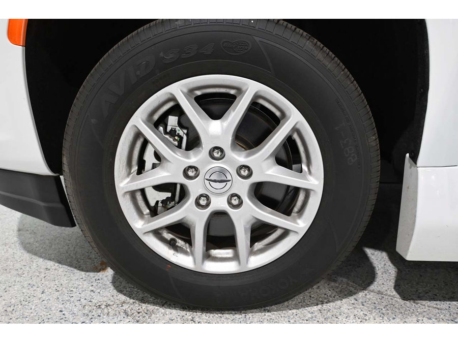 New 2024 Chrysler Pacifica Touring FWD image 12