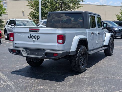 Used 2023 Jeep Gladiator Sport AWD/4WD image 6