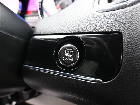 Used 2014 Chrysler Town & Country Touring-L FWD image 48