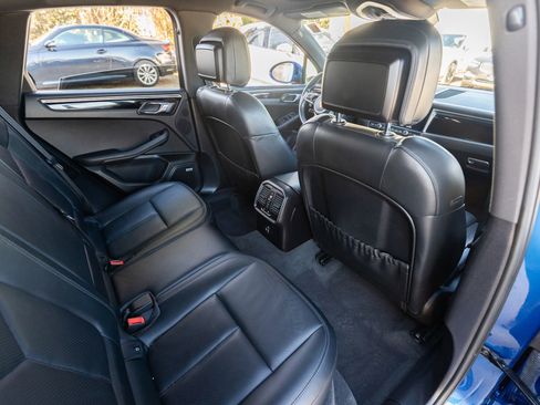Used 2020 Porsche Macan image 29