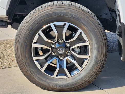 Used 2023 Toyota Tacoma TRD Sport image 7