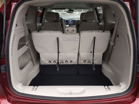 Used 2020 Chrysler Pacifica Touring-L Plus w/ Advanced Safetytec Group image 12