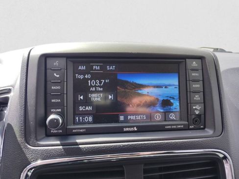Used 2018 Dodge Grand Caravan SE w/ UConnect Hands-Free Group FWD image 13