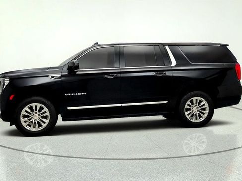 Used 2023 GMC Yukon XL SLT w/ SLT Premium Package AWD/4WD image 8