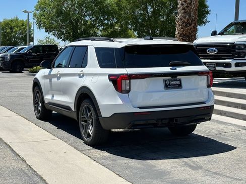 New 2026 Ford Explorer ST-Line w/ ST-Line Street Pack RWD image 4
