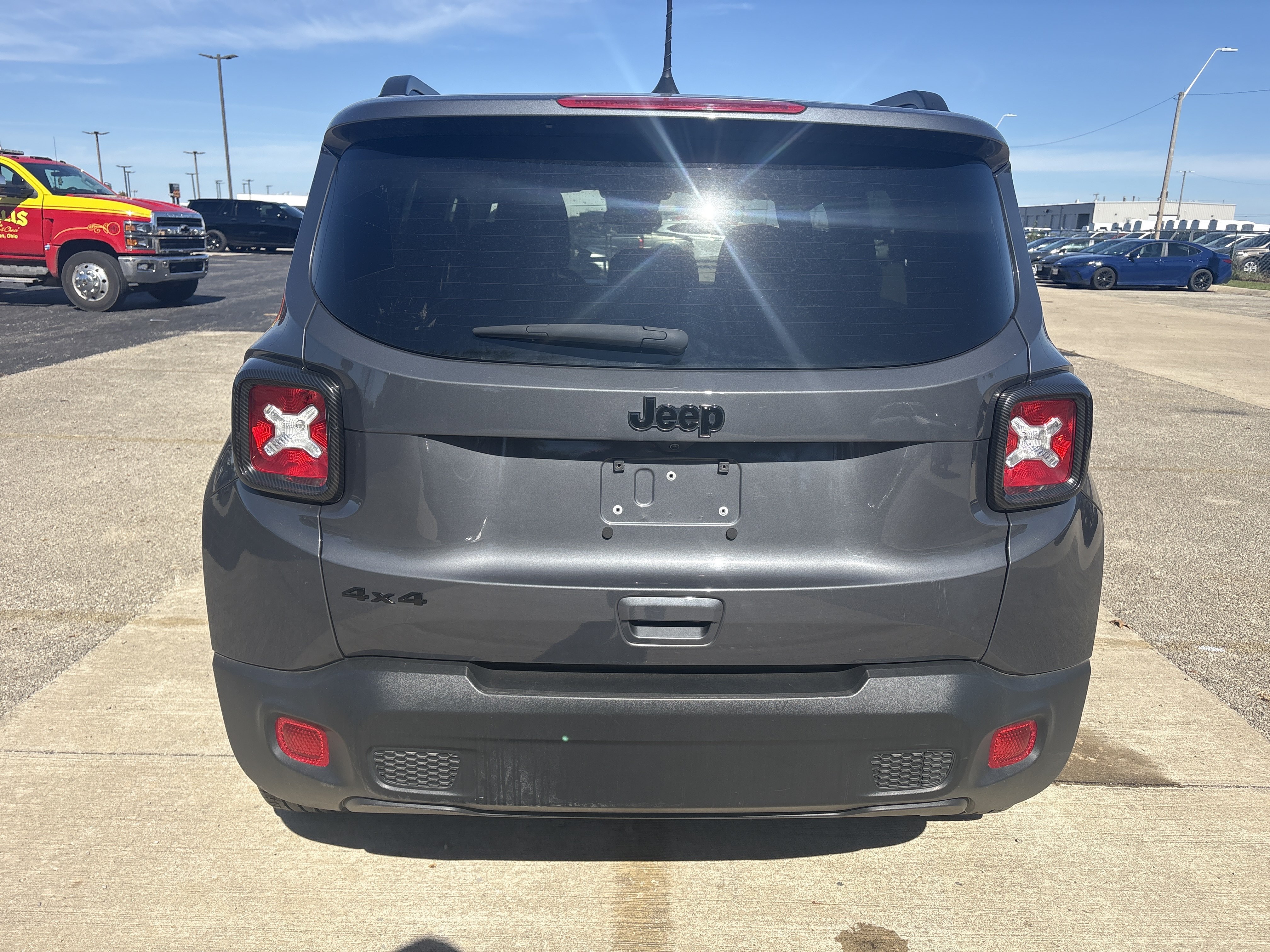 Used 2023 Jeep Renegade Altitude AWD/4WD image 4